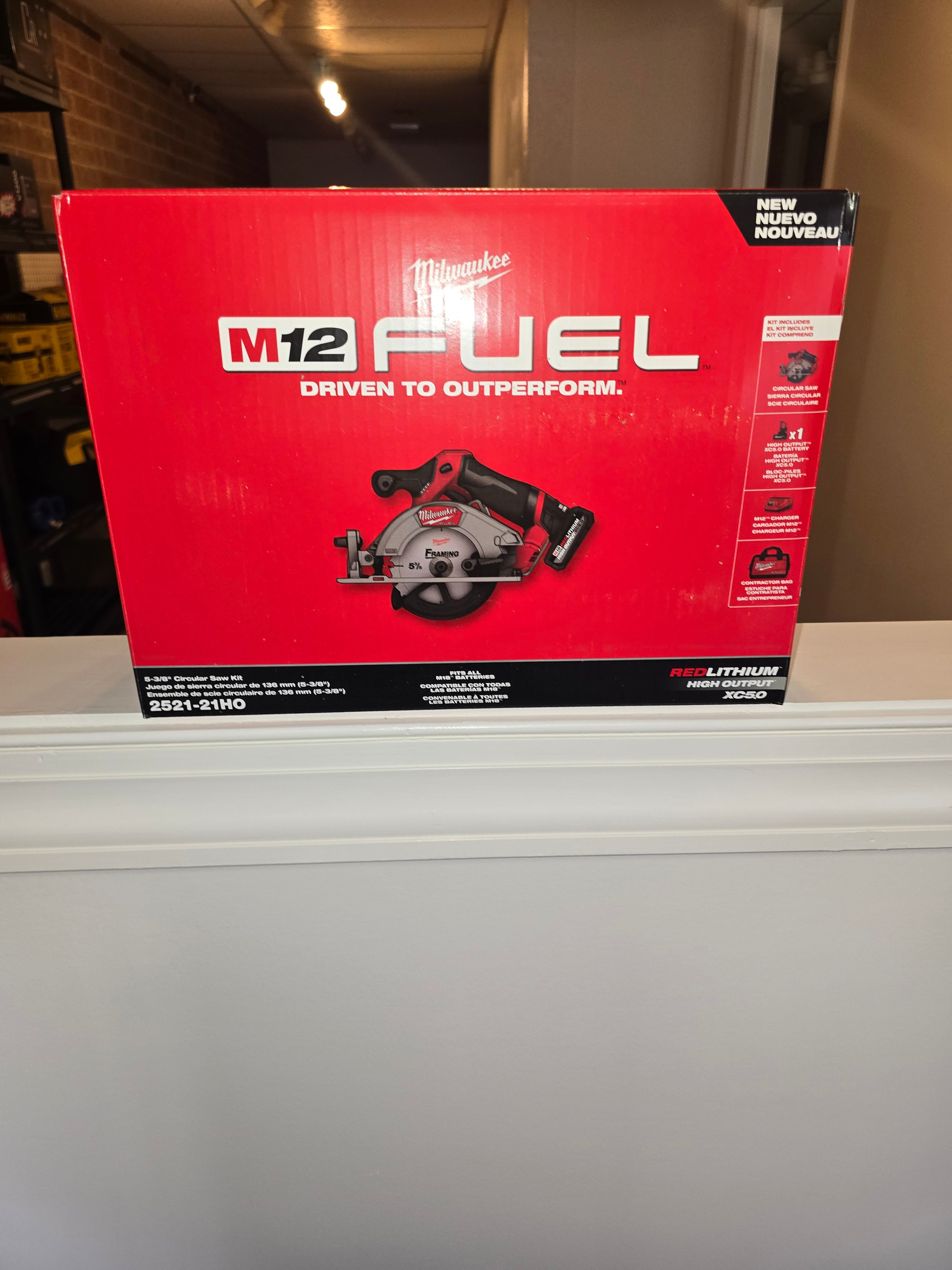 Milwaukee M12 FUEL 5-3/8" Circular Saw Kit with HIGH OUTPUT XC5.0 Battery 2521-21XC
