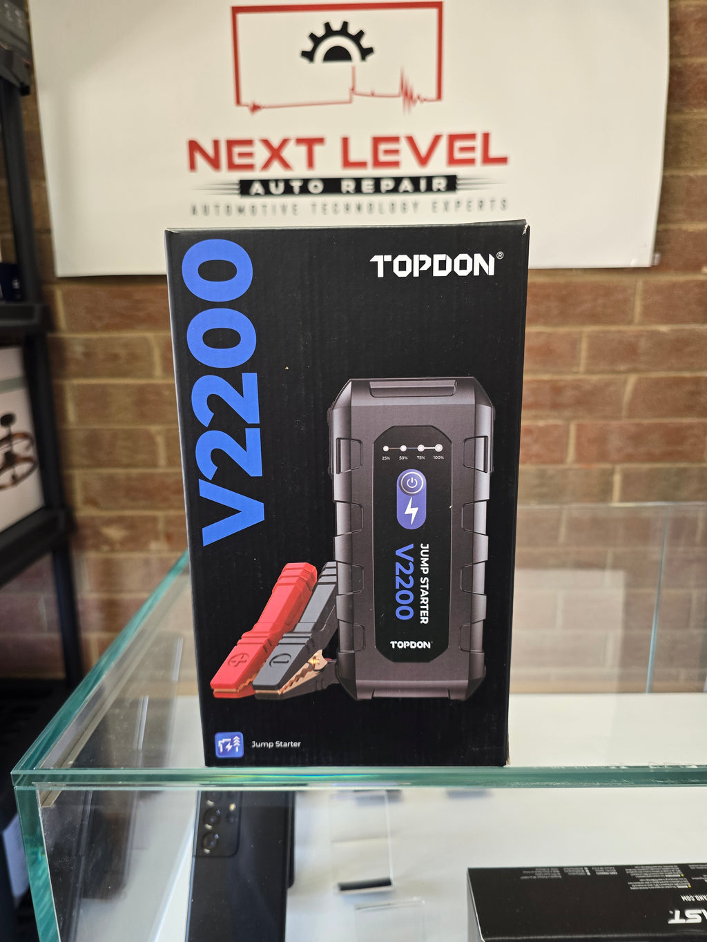 TOPDON V2200 2200A Portable Jump Starter & Battery Booster