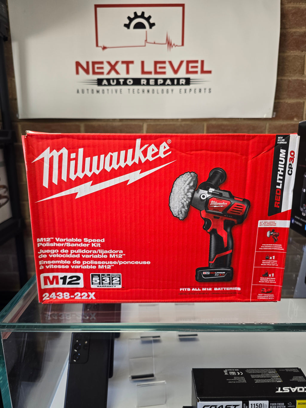 Milwaukee M12 Variable Speed Cordless Polisher/Sander Kit with 1 Battery 2438-22X