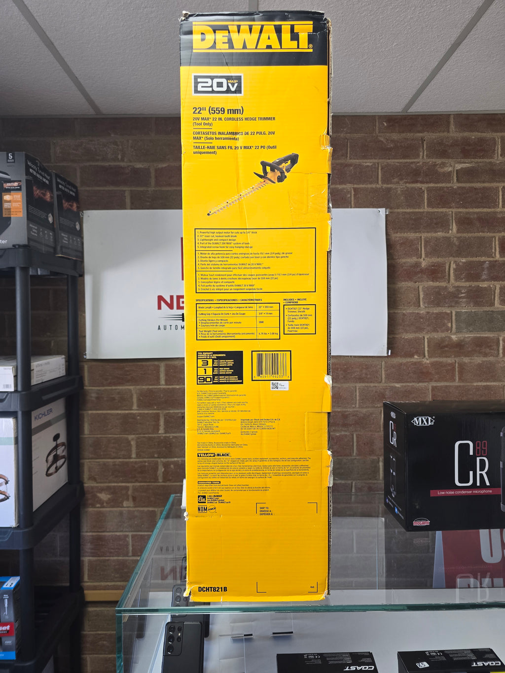 DeWalt DCHT821B 22 in. 20 V Battery Hedge Trimmer Tool Only