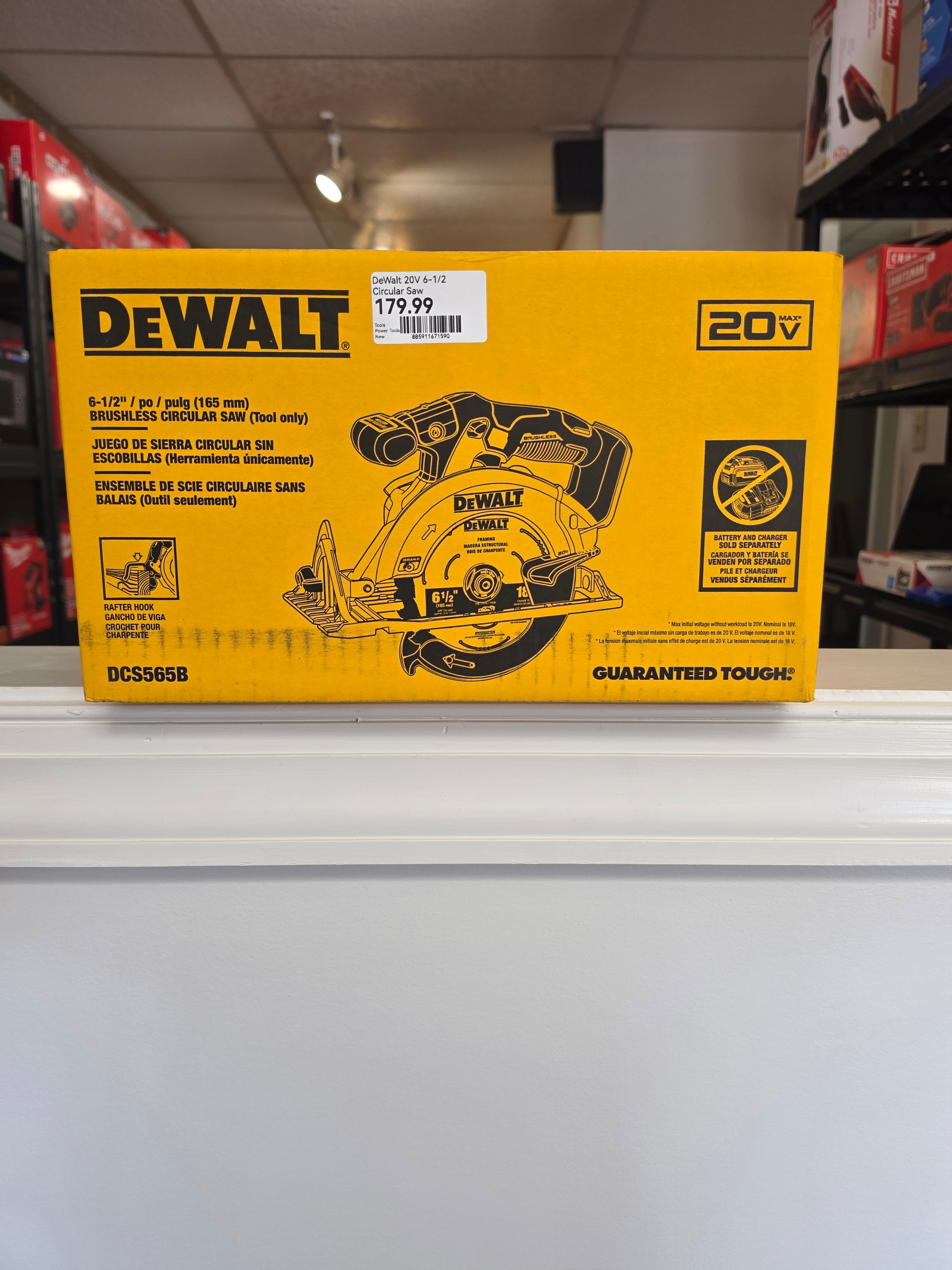 DEWALT 20V MAX XR 6-1/2 in Brushless Cordless Circular Saw - Tool Only